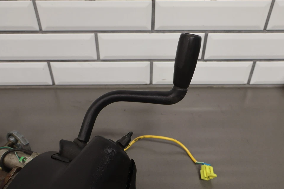 01-02 GMC Sierra 2500HD Columna de dirección inclinable OEM con llave/interruptores GMT800 Foto 2 de 4