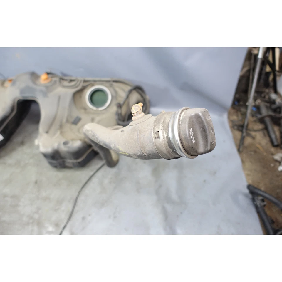 2004-2010 BMW E60 5-Series Plastic Fuel Gas Tank with Filler Neck Factory — 第 4/4 张图片