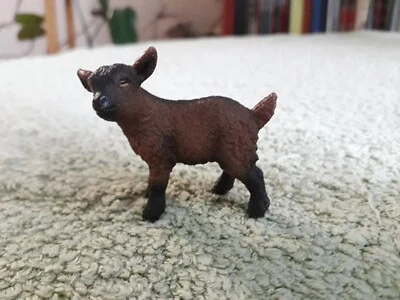 SCHLEICH 2016 - Chevreau brun, tête et pattes noires - Photo 1/4