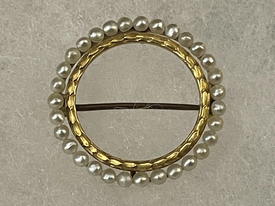 Broche círculo victoriano oro amarillo 14k 31 2mm SEMILLA PERLAS 22mm con caja 2,9 Grm🌺 Foto 2 de 4