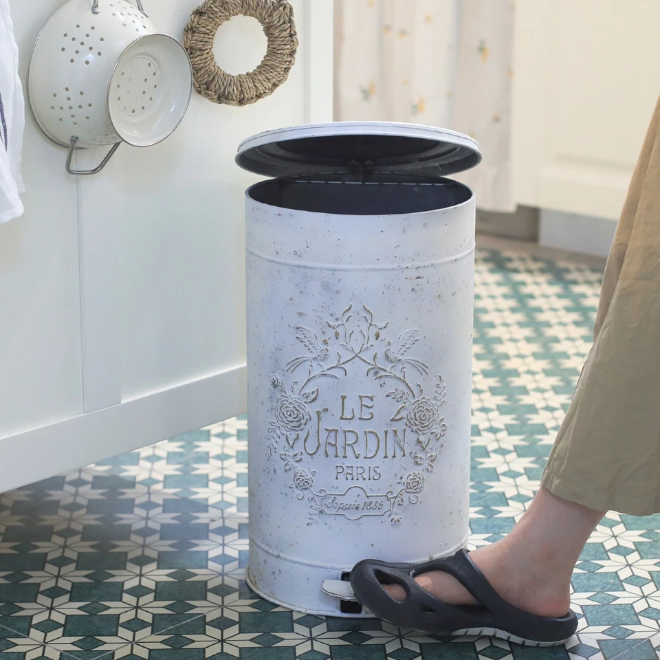 Vintage Step On Trash Can With Lid Garbage Can Waste Bin With  "Le Jardin" - Image 3 of 4