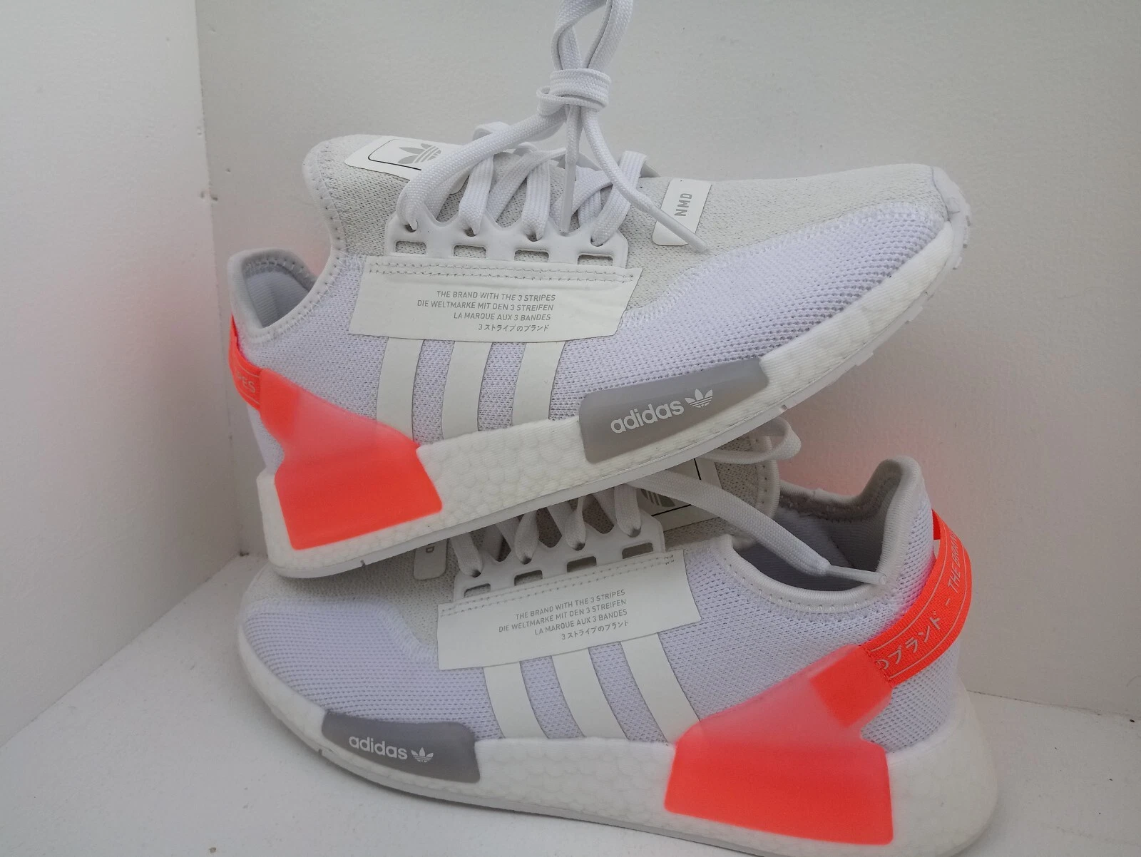 Adidas NMD_R1 V2 scarpe da corsa atletica basse GS bianche GW3554 TAGLIA 6Y