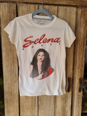 T-Shirt - Damen - Selena Gomez - Weiß mit Selena Gomez Aufdruck  - Gr. M