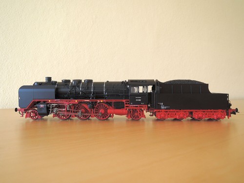 Roco 73018, Dampflok BR 23 002 der DB , Design-Studie, PluX22, sehr gut in OVP | Condition: Gebraucht
