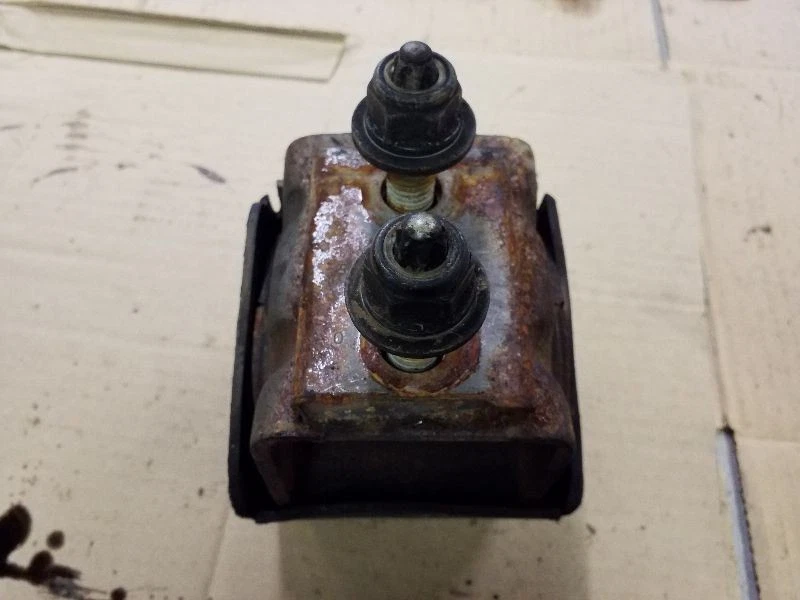 2015 2016 2017 FORD EXPEDITION / LINCOLN NAVIGATOR 3.5L RIGHT ENGINE MOTOR MOUNT - Image 4 of 4