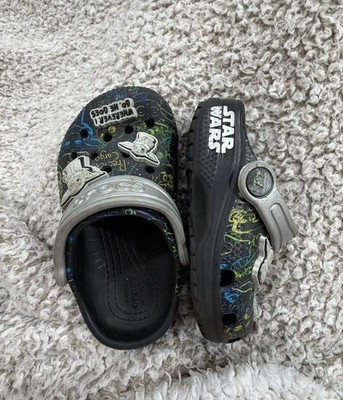 Crocs Kids' Classic Star Wars Grogu The Mandalorian Clogs