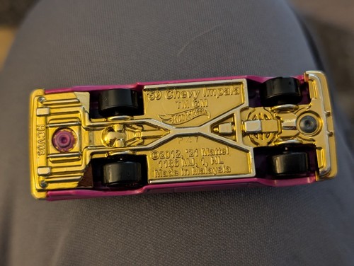 KÜHNE 1959 CHEVY IMPALA GOLDFELGEN/GRILLTÖNUNG WDW MFG 2012 MASSSTAB 1:64 VON HW #2 - Bild 24 von 24