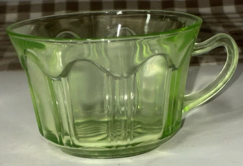 ANCHOR HOCKING COLONIAL KNIFE & FORK DEPRESSION URANIUM GLASS CUPS
