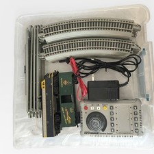 Bachmann 44901 Digital Command Train Track Bundle With Santa Fe Railroad Cars