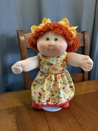 1980s Cabbage Patch Kid Toddler Red Hair Green Eyes Woodland Floral Dress
