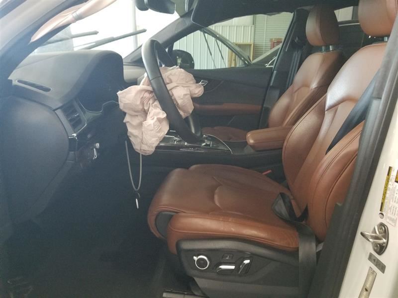 19 AUDI Q7 SIDE MARKER LIGHT LAMP FRONT LEFT DRIVER 4M0945071 eBay