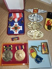 Konvolut FEUERWEHR Abzeichen Orden  Anstecker Feuerwehr Leistungsspange