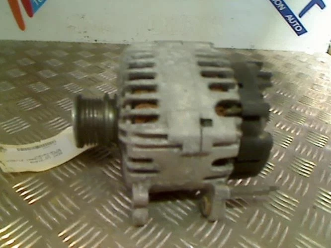 Alternateur SEAT EXEO ST BREAK 06F903023G - Photo 2/4