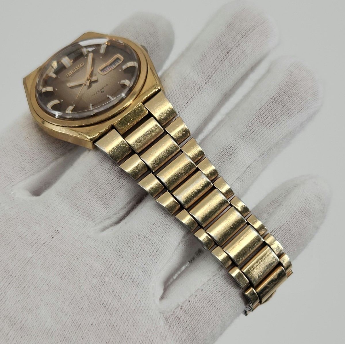 Seiko Men's Vintage 37mm Day-Date Gold Tone w/ Faceted