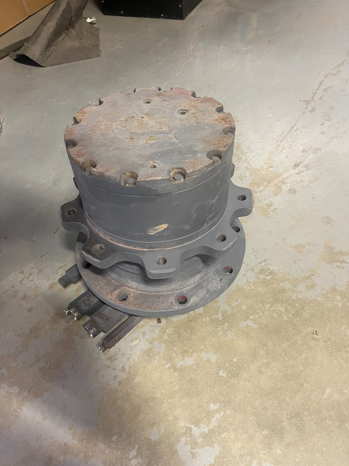Skid Steer drive motor for TAKEUCHI TL12V2 2 available... and sprockets