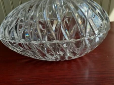 EGG SHAPED COVERED CANDY DISH 24% LEAD CRYSTAL POLAND (B20)