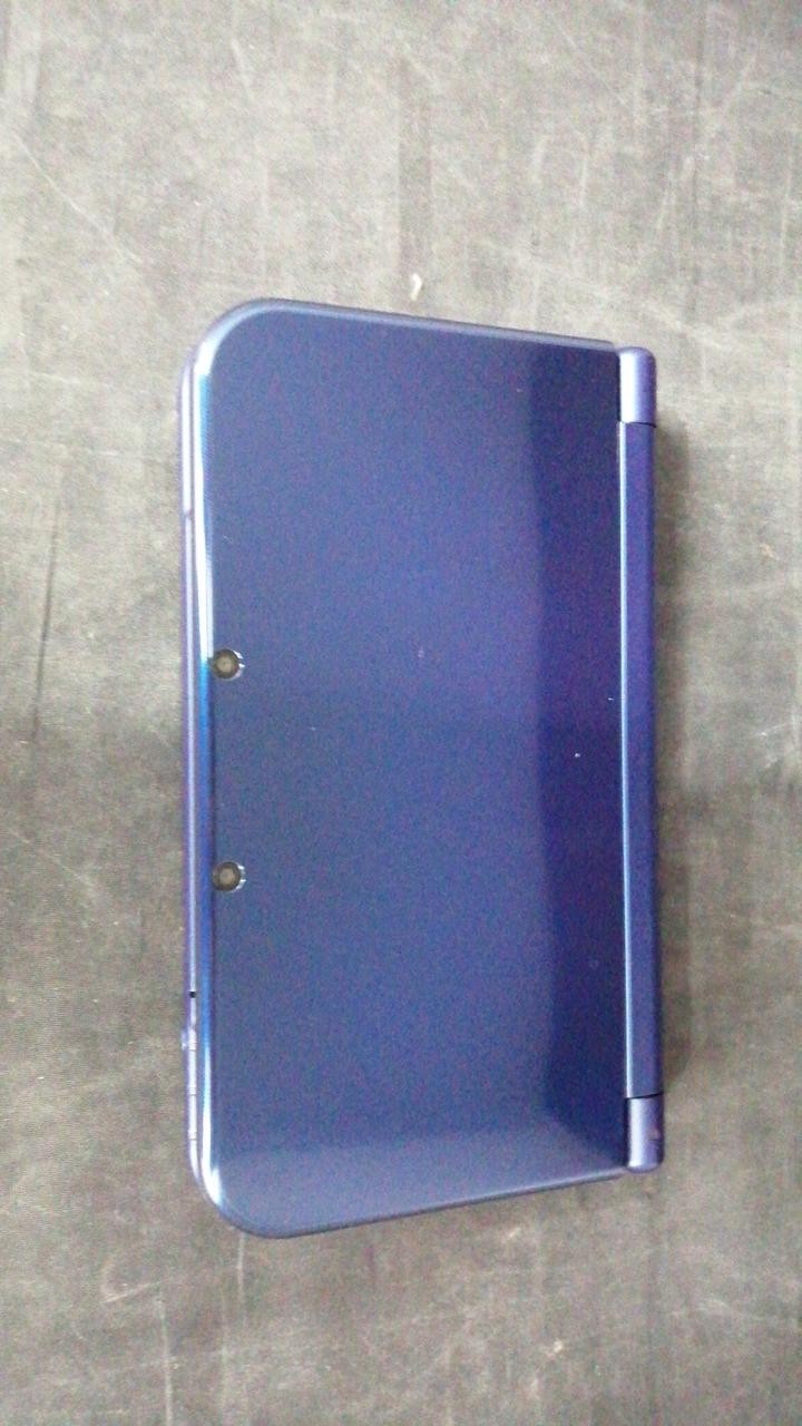 Picture 1 of 9
