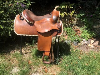 Western Saddle 16”