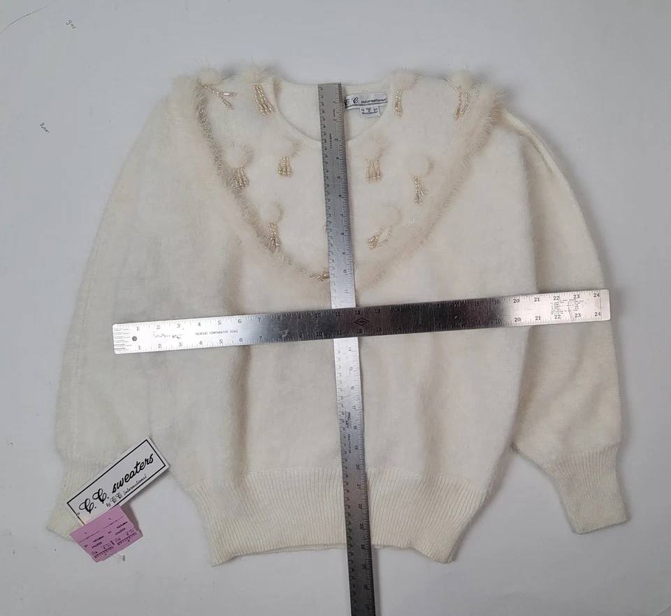NWT CC INT'L Beaded Fuzzy Angora Sweater VTG Womens White Size L - Image 4 of 4