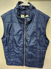 LL Bean Women's Navy Blue West Size M Freeport, Maine