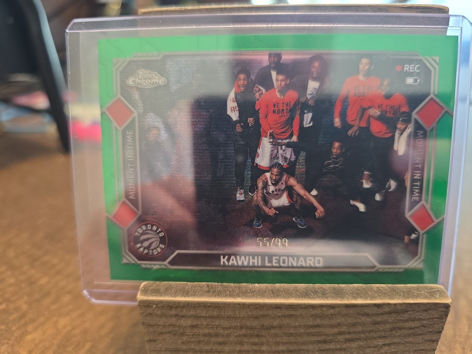 KAWHI LEONARD 2025-26 TOPPS CHROME MOMENT IN TIME GREEN REFRACTOR /99 NO RESERVE