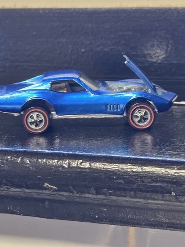 Hot Wheels Custom Corvette 1968 Redlines Blue 1:64 Diecast Car