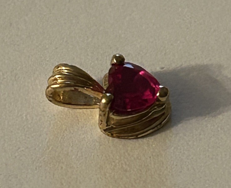 0.6 Grams 10K Yellow Gold TINY TINY Ruby Heart Pe… - image 2