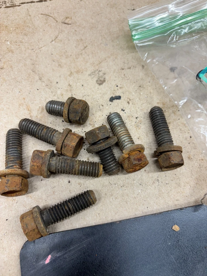 Ford F150 F250 F350 1973 78 1979 351M 400 C6 carcasa campana pernos de montaje 8 piezas bonito Foto 2 de 4