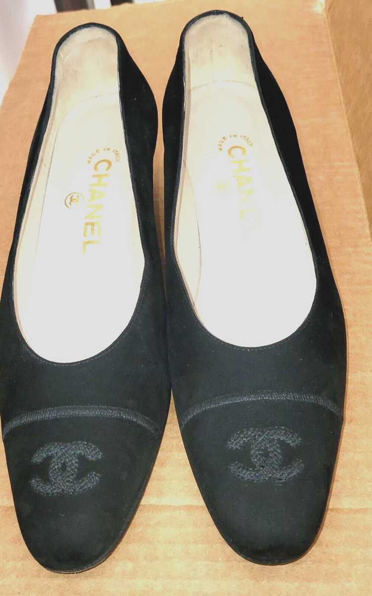 AUTH.VINTAGE CHANEL BLACK SUEDE LOW HEEL CC LOGO SHOES PUMPS