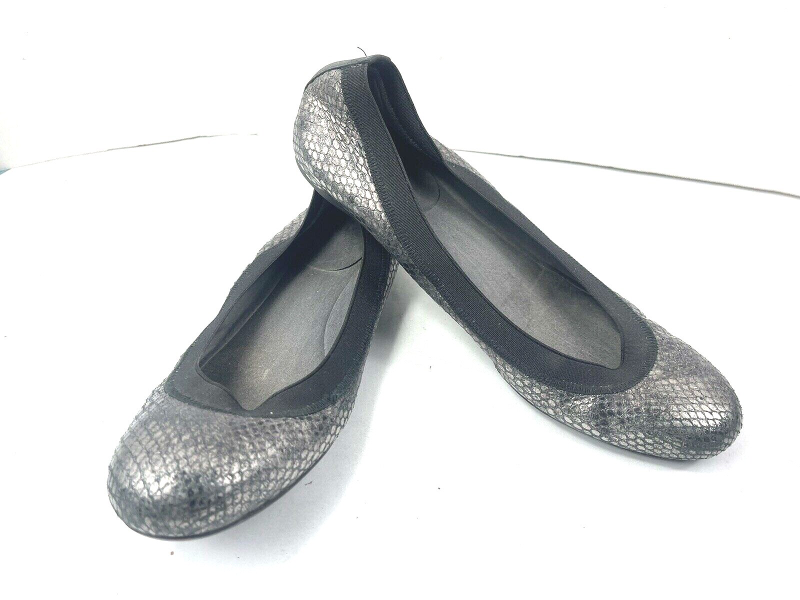 Stuart Weitzman Ballet Flats Women 7.5 M Shoes Grey Black Snake Embossed Stretch
