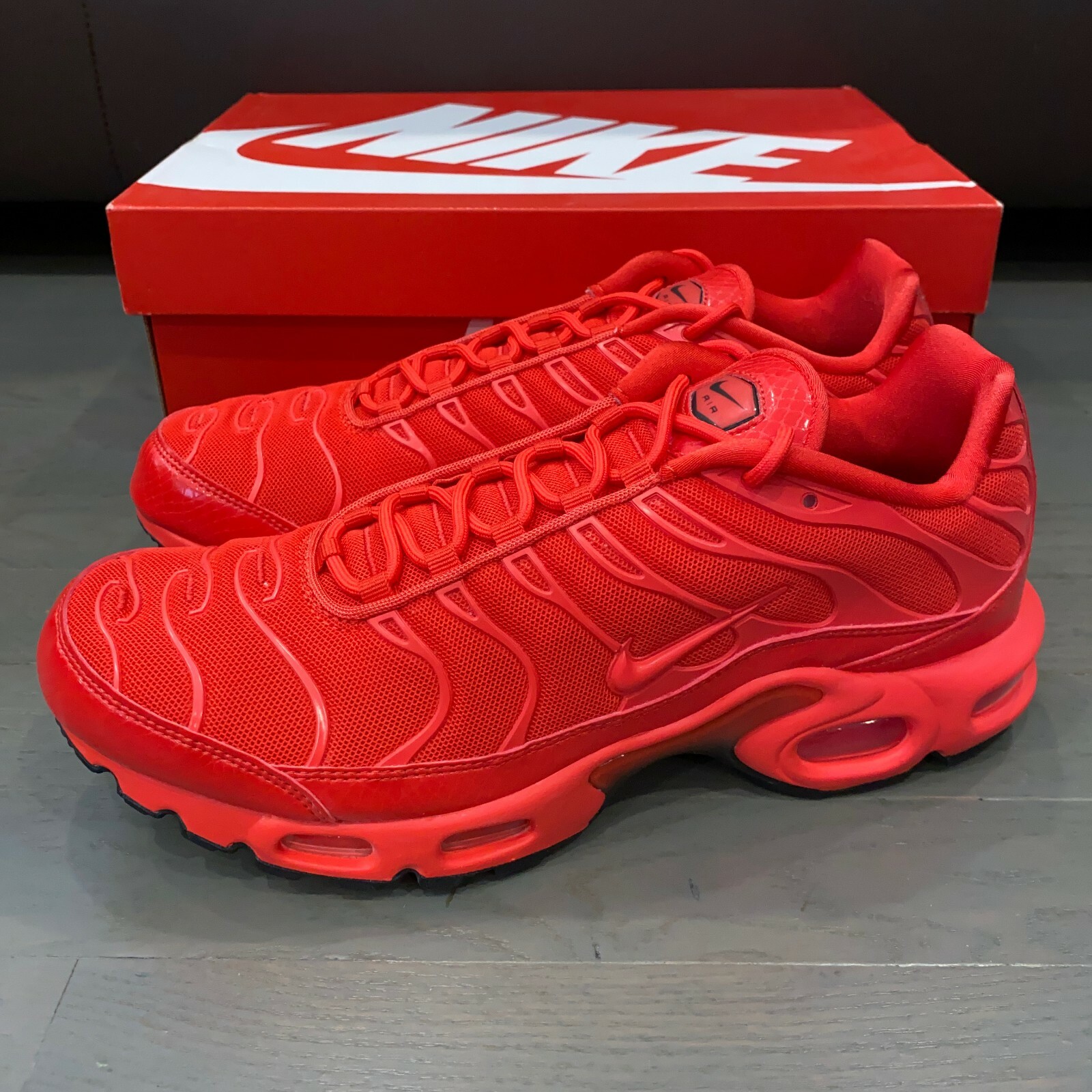 nike air max plus womens all red