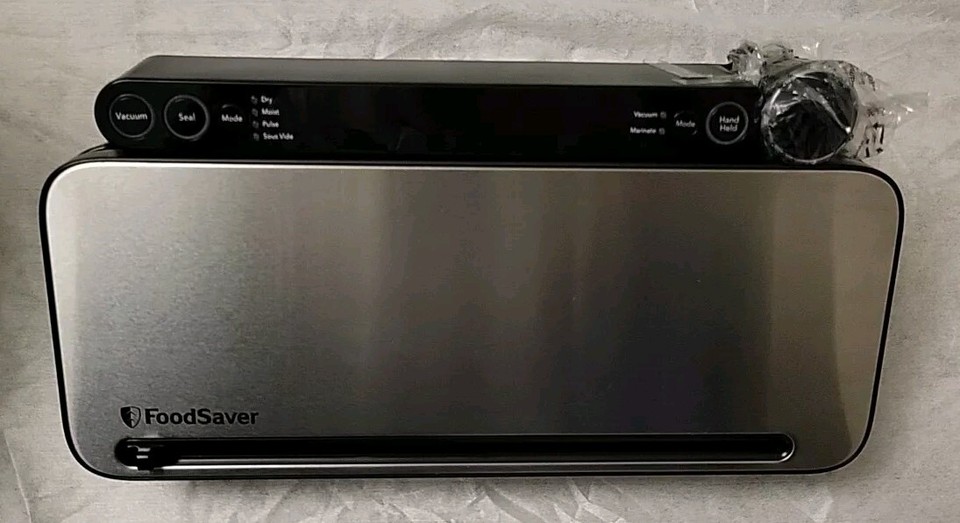 FoodSaver VS3180 Multiuse Food Preservation System Vacuum Sealer