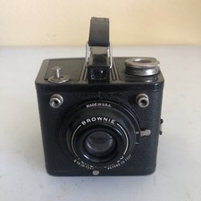 VINTAGE KODAK SIX-20 FLASH BROWNIE KODAK 620 FILM BOX CAMERA