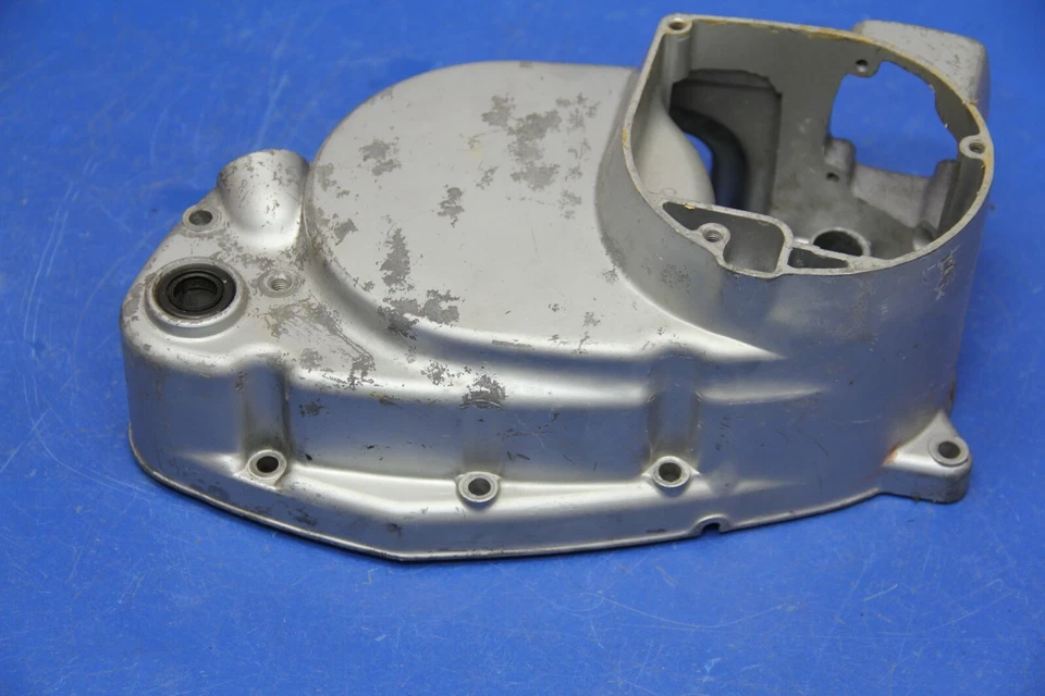 Cubierta de embrague exterior derecha del cárter del motor Suzuki Gaucho 50 TS50 1973 71-74 Foto 3 de 4