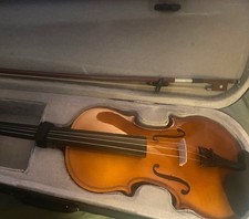 4/4 violin with case and bow
