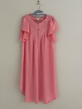 Natori Vintage Long Satin Nightgown Pink Peach Size Medium Embroidery