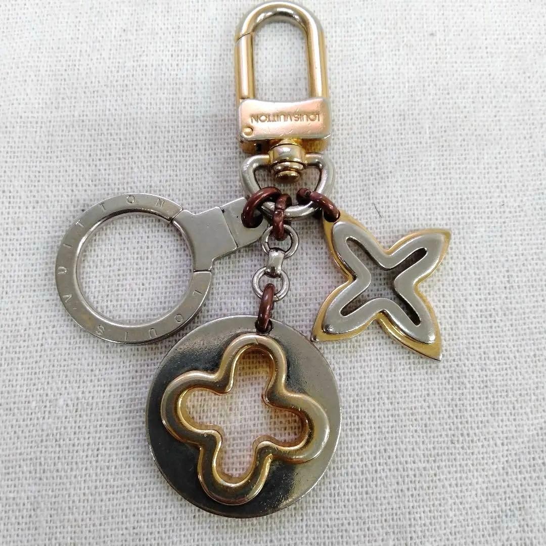 Louis Vuitton Metal Key Chain Charm w/Carabiner Silver Gold Accesory Fashion