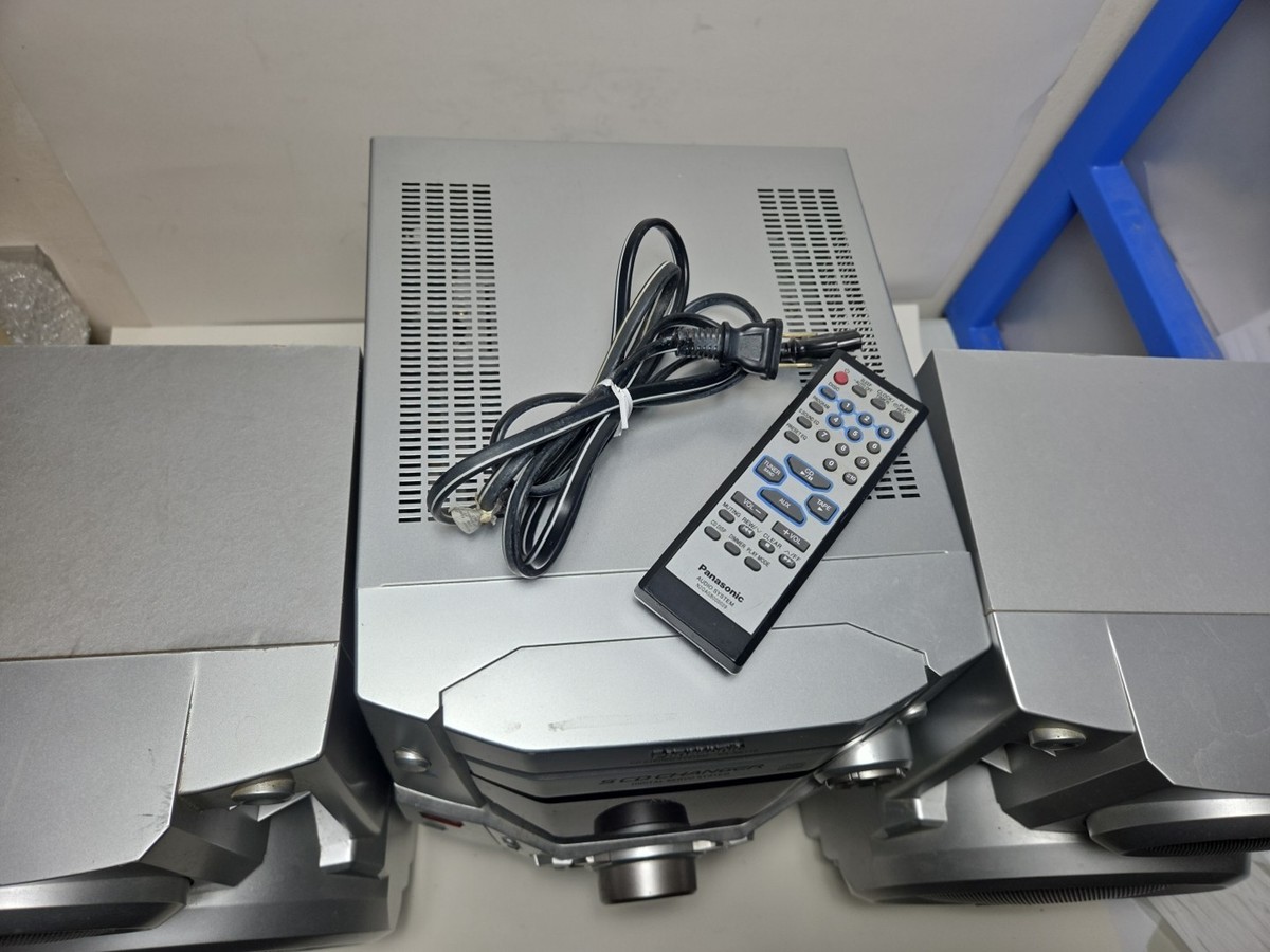 Panasonic Stereo System SA-AK110 5 CD Changer Table Boombox Silver