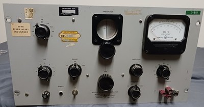 Hewlett Packard Model 206A Audio Signal Generator Delco Electronics