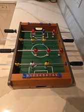 PETIT JEU DE BABYFOOT AVEC 2 BALLONS DE FOOT POUR ENFANT