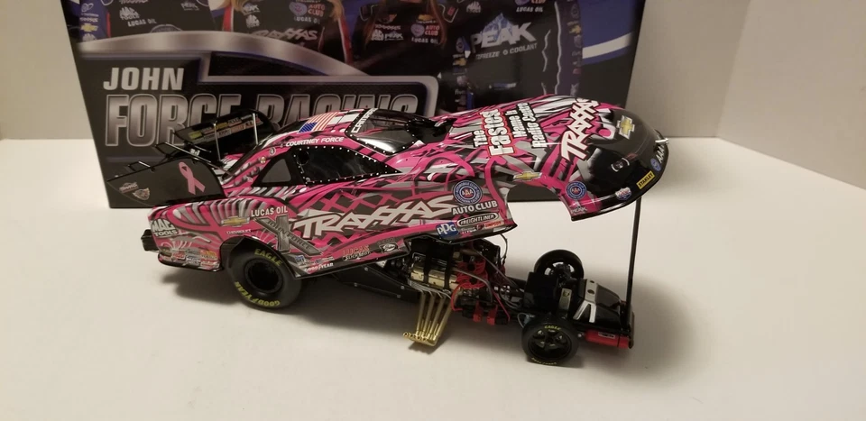 Courtney Force 2015 «TRAXXAS розовый» Chevrolet смешной автомобиль 1/24 на LIONEL гонки #246 - Изображение 4 из 4