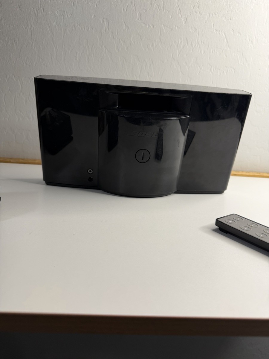 BOSE SoundDock Portable Digital Music System w/ Remote and