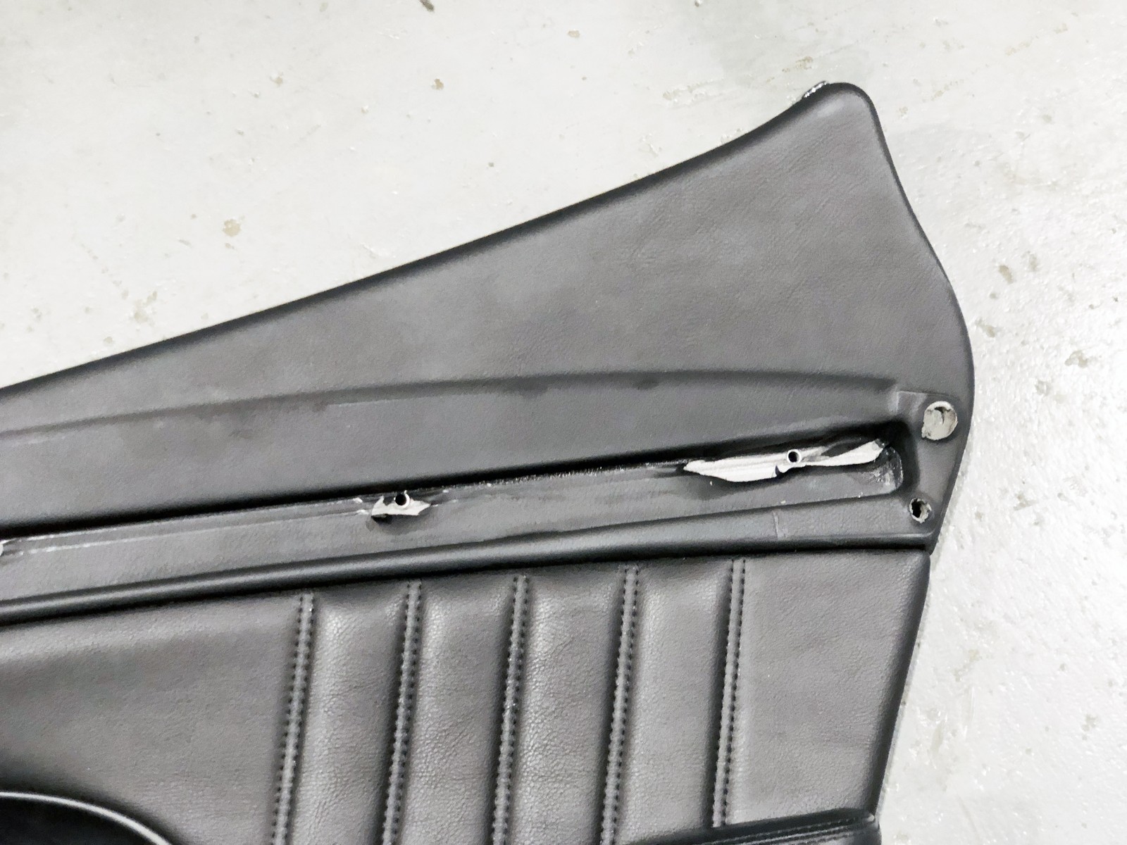 03-13 Maserati Quattroporte M139 Rear Right Interior Door Trim Panel NERO Black 