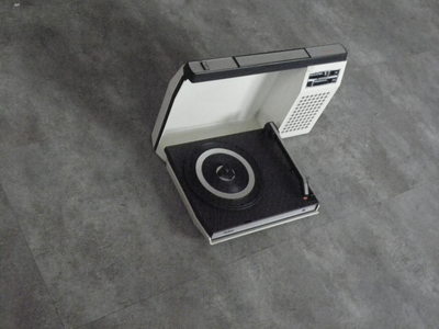 Tourne-disque Vintage Radiola 423 – Années 70, Valise Space Age, état Fonctionnel