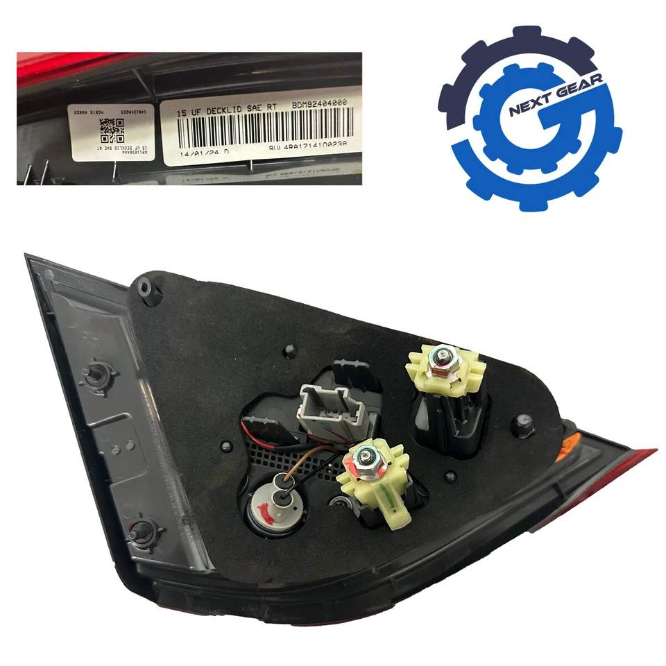 Nueva lámpara de luz trasera interior derecha Mopar OEM para Chrysler 200 2015-2017 68110364AA Foto 2 de 3
