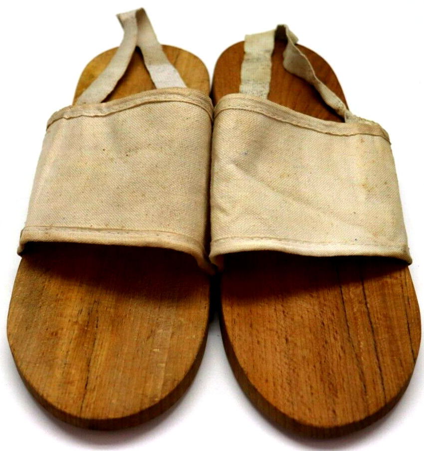 WWII Japanese Wooden Sandals Clogs Geta size Small 9 9/16inL x 3 3