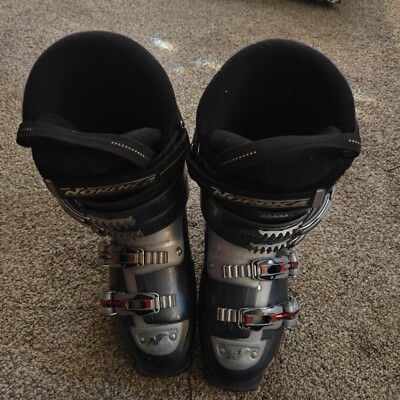 Nordica Easy Move 8 Downhill Snow Ski Boots Sixe Mens 8.5 25.5 