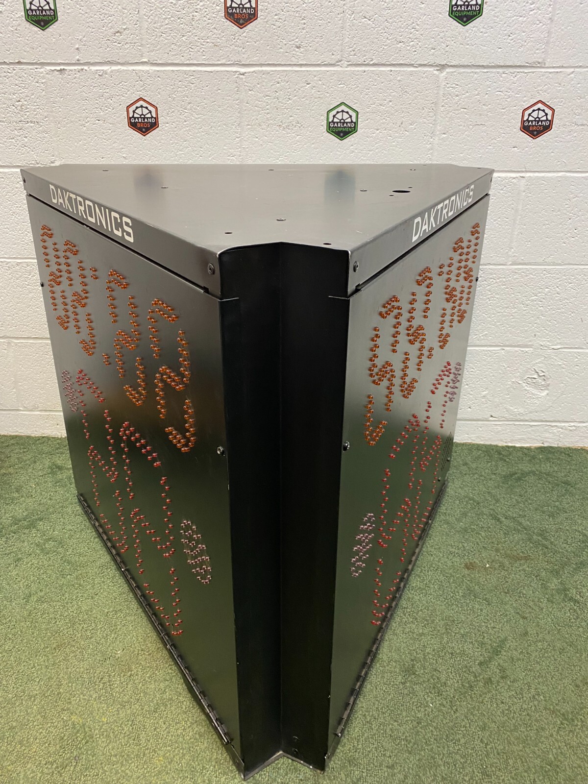 Daktronics BB213213 3 Sided LED Basketball Game/shot Clock Tested and working eBay