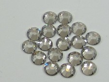30ss CRYSTAL SILVER SHADE FLATBACK European Rhinestones 18pcs.