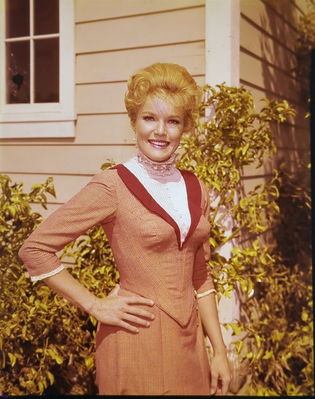 PIPPA SCOTT on The VIRGINIAN 1962 NBC-TV 4 x 5 Color Glamour Transparency vv
